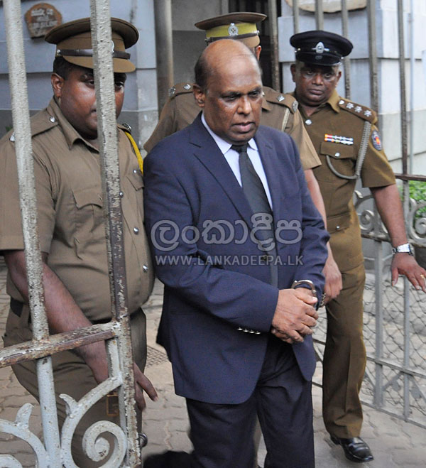 1-Anura_senanayake_arrested_remand1.jpg